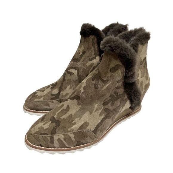 Pelle Moda Boots Size 6.5 Erin Faux Fur Trim Wedge Camouflage Zip Booties - Picture 1 of 11